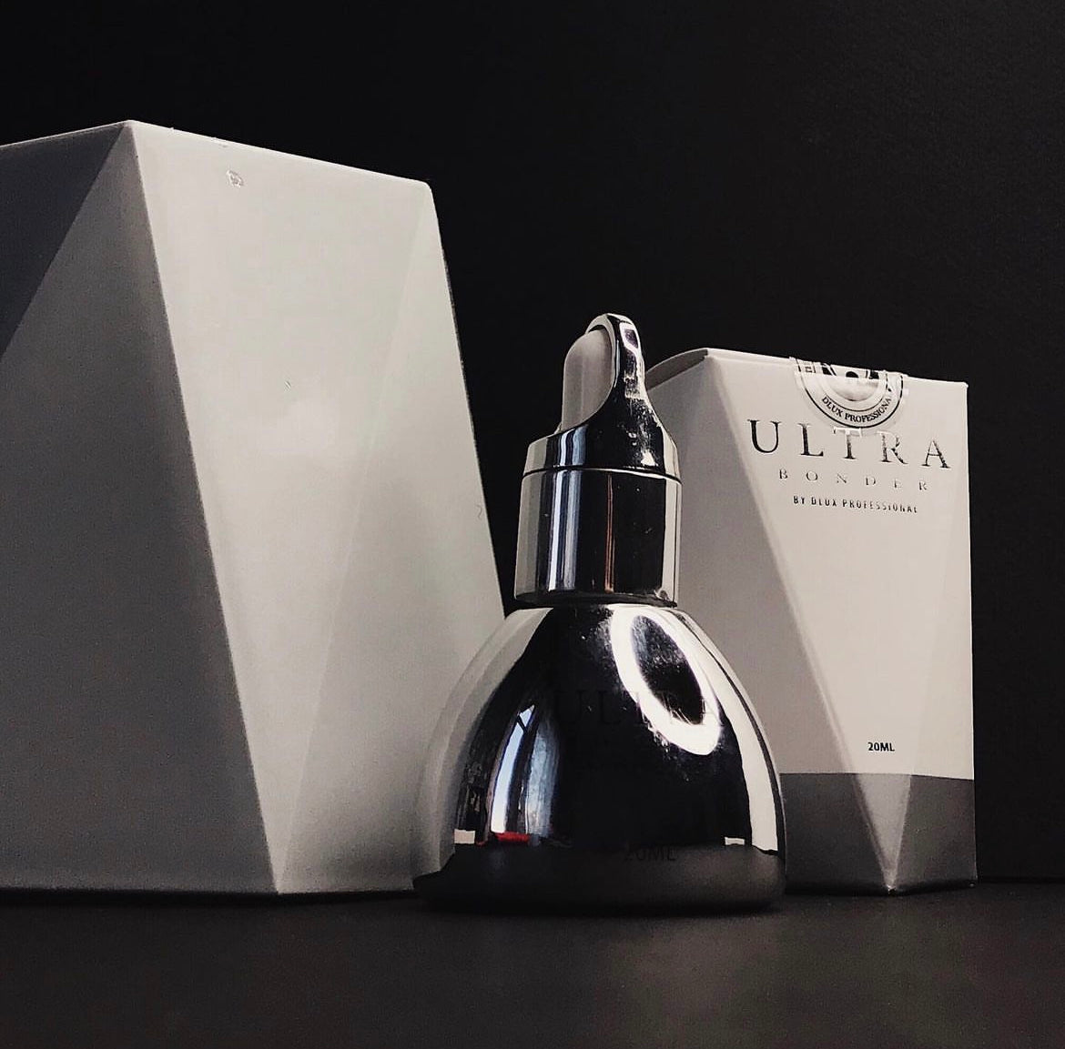 Eyelash Extension Bonder